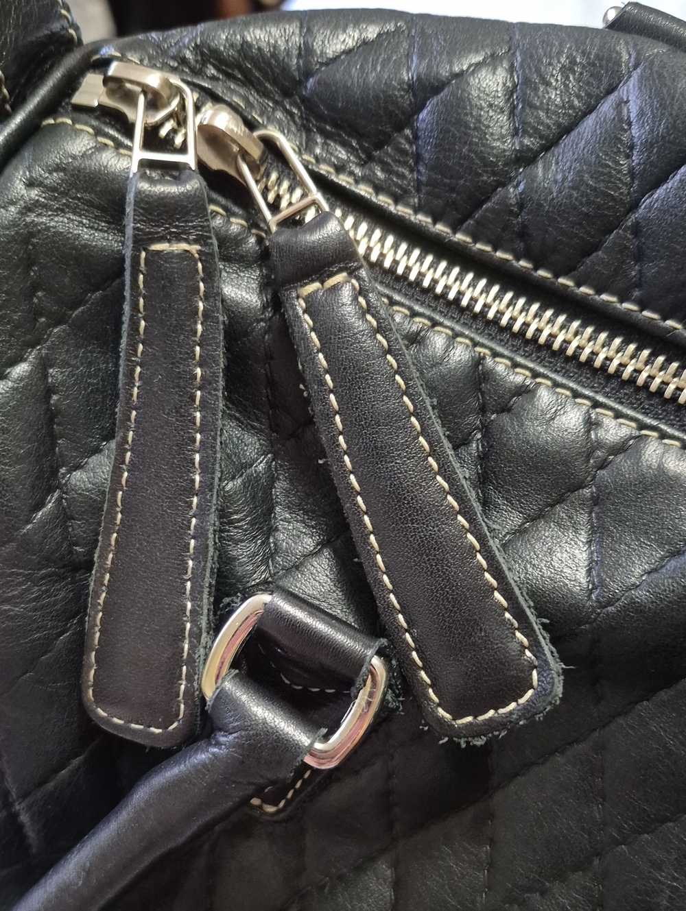 Roots Quilted Leather Tote Bag - Black - Picture 8 of 9